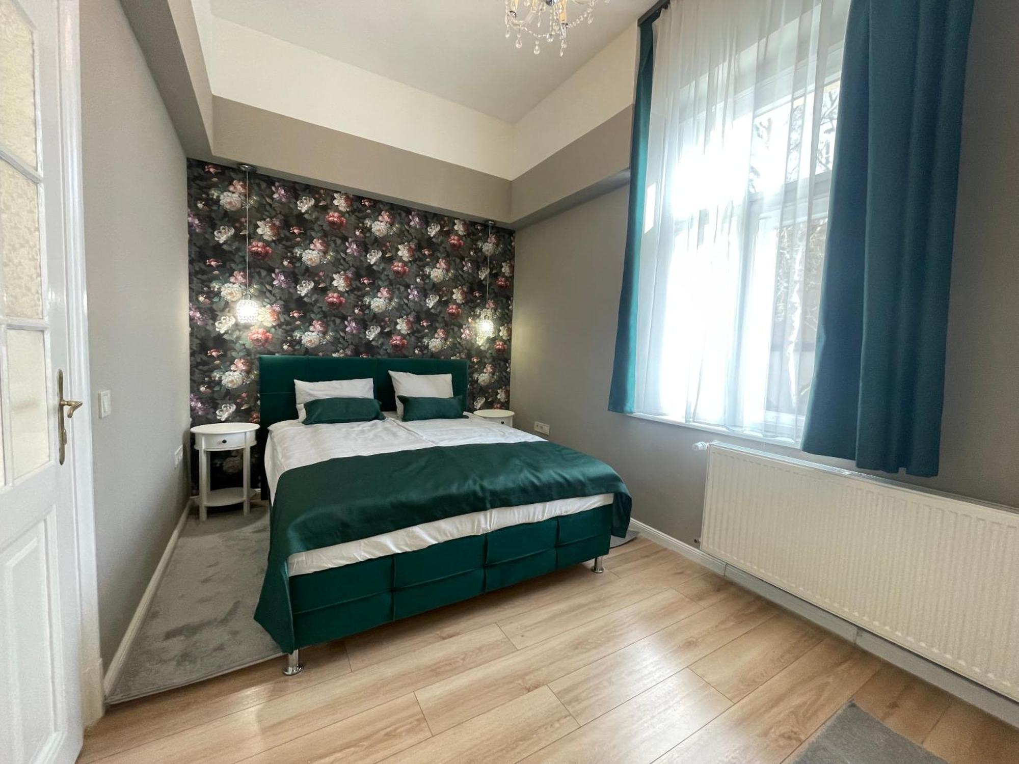 Casa Rosa Apartmanok Еґер Екстер'єр фото