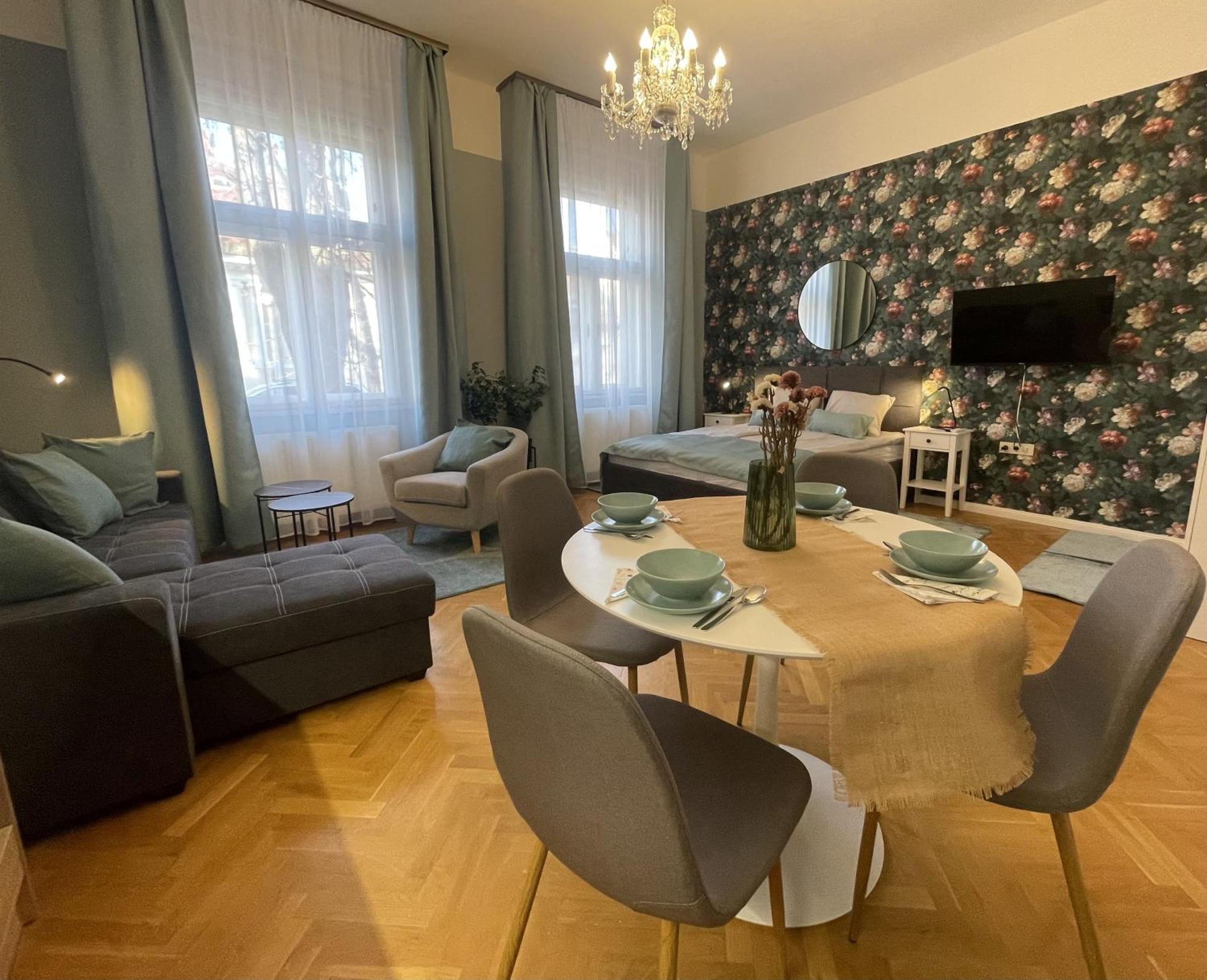 Casa Rosa Apartmanok Еґер Екстер'єр фото