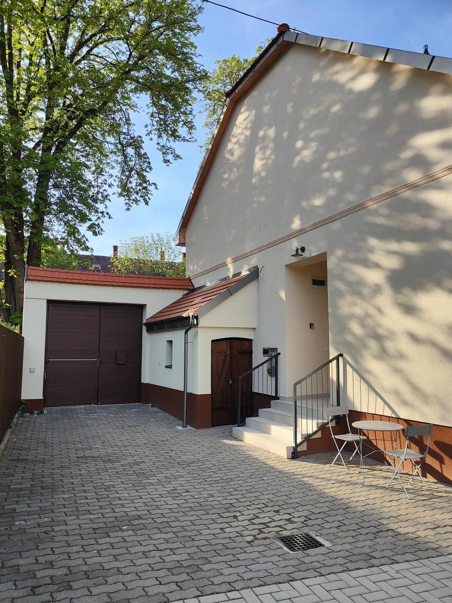 Casa Rosa Apartmanok Еґер Екстер'єр фото